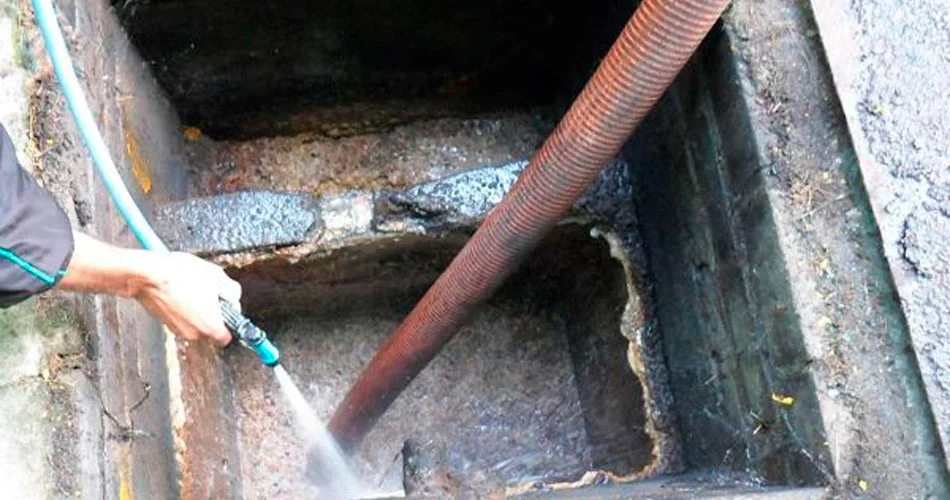 Por que fazer a Limpeza de Caixa de Gordura? - Combate Ambiental Por que fazer a Limpeza de Caixa de Gordura? - Combate Ambiental